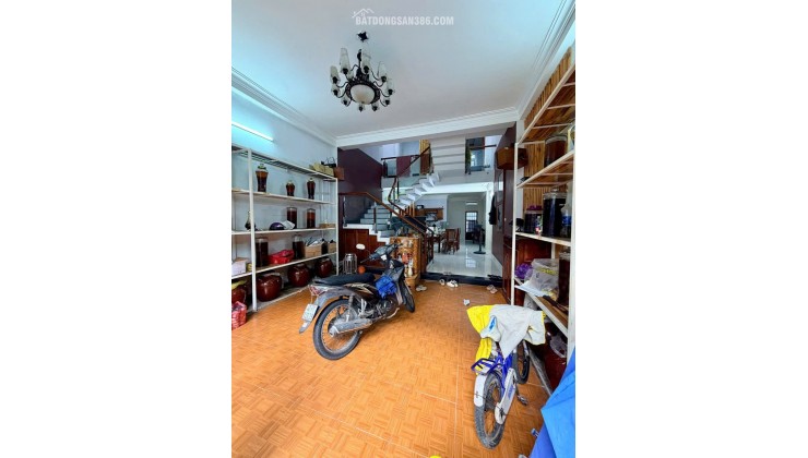 Bán nhà 3 tầng đường Hoà Minh 14 - (Sát Kinh Dương Vương, gần biển)