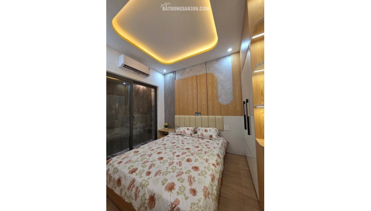 Bán nhà 3 tầng 3 mê Ô TÔ vào tận nhà Tôn Đức Thắng - FULL nội thất mới keng