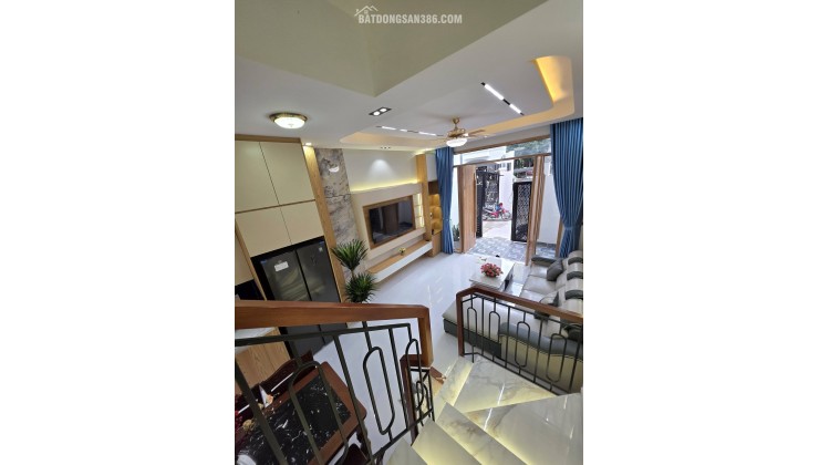 Bán nhà 3 tầng 3 mê Ô TÔ vào tận nhà Tôn Đức Thắng - FULL nội thất mới keng