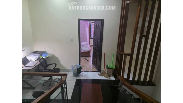 Bán nhà 3 tầng mặt tiền đường Nguyễn Thị Thập - Gần biển