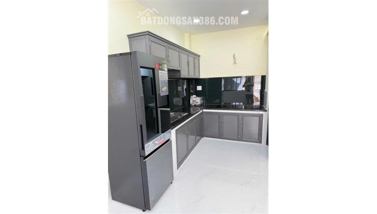 1 TỎI HƠN CÓ NHÀ XÂY MỚI ,1/ GẦN NGUYỄN SƠN, TÂN PHÚ,30M RA MT,2 TẦNG,NGANG ĐẸP 4M,TẶNG FULL NỘI THẤT.