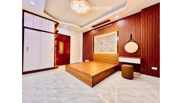 BÁN NHÀ MỄ TRÌ HẠ, NHÀ MỚI ĐẸP LONG LANH, VÀI BƯỚC CHÂN RA Ô TÔ, CỰC GẦN PHỐ, 39M² 5 TẦNG CHỈ 9,9 TỶ