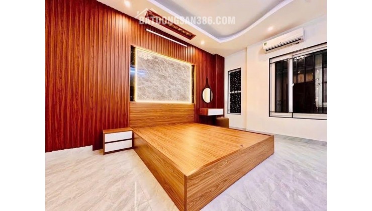BÁN NHÀ MỄ TRÌ HẠ, NHÀ MỚI ĐẸP LONG LANH, VÀI BƯỚC CHÂN RA Ô TÔ, CỰC GẦN PHỐ, 39M² 5 TẦNG CHỈ 9,9 TỶ