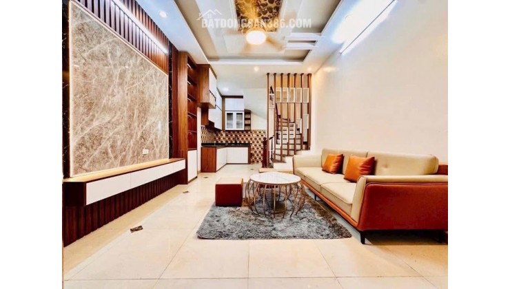 BÁN NHÀ MỄ TRÌ HẠ, NHÀ MỚI ĐẸP LONG LANH, VÀI BƯỚC CHÂN RA Ô TÔ, CỰC GẦN PHỐ, 39M² 5 TẦNG CHỈ 9,9 TỶ