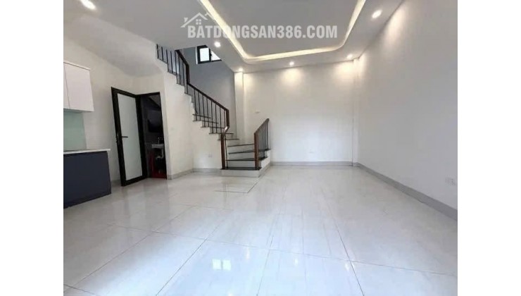  CHO THUÊ NHÀ NGUYÊN CĂN TẠI Ô CÁCH – 30M² x 5 TẦNG – 3PN  