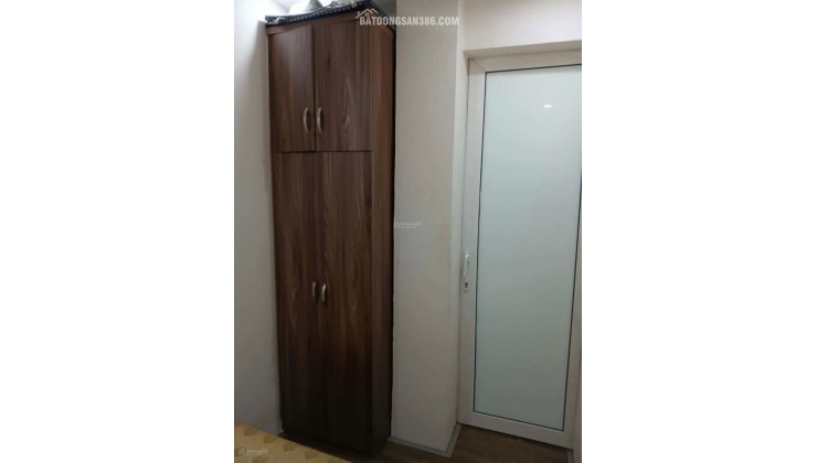 Bán căn hộ CCMN phố chùa Láng. toà nhà 7 tầng, căn tầng 2
