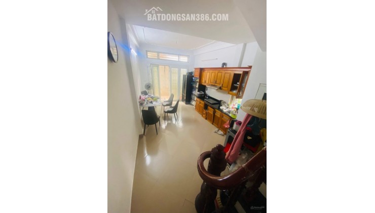 Bán nhà DT 48m2-4 tầng-Ngọc Trục-Đại Mỗ- lô góc- ngõ nông - 3 thoáng - gần ô tô - giá chỉ hơn 5 tỷ