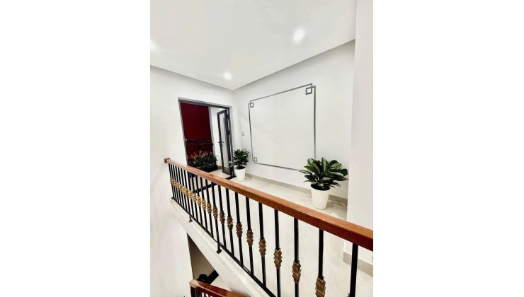NHÀ 2 TẦNG LÔ GÓC KIỆT TRẦN CAO VÂN - SÁT BIỂN NGUYỄN TẤT THÀNH   Địa chỉ: Trần Cao Vân, Thanh Khê.