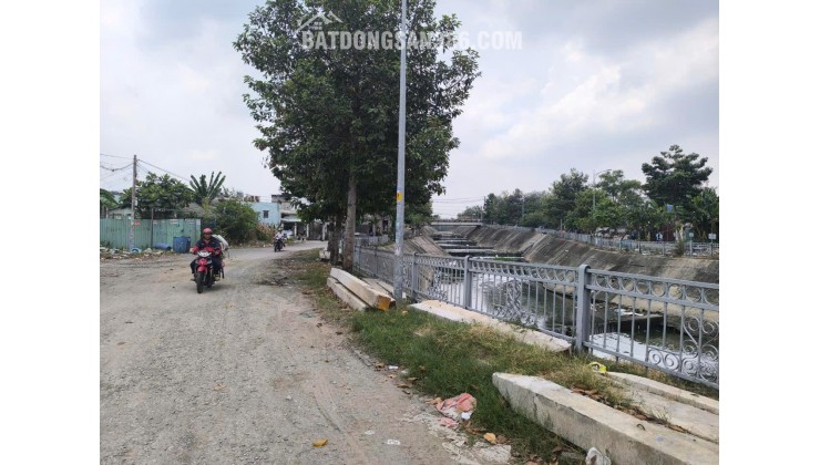 CHỦ CÂN BÁN GẤP -DÃY TRỌ 15 PHÒNG DONG TIEN
240TRIEU/NĂM GIÁ 15TY
