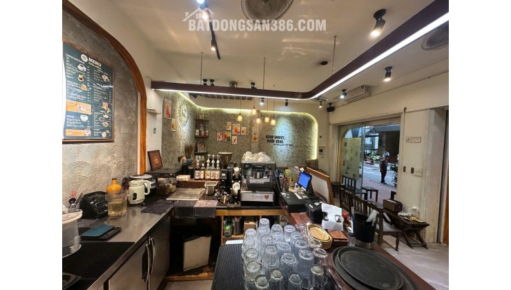 Sang nhượng quán cafe mặt ngõ ô tô tránh Đỗ Quang - Cầu Giấy