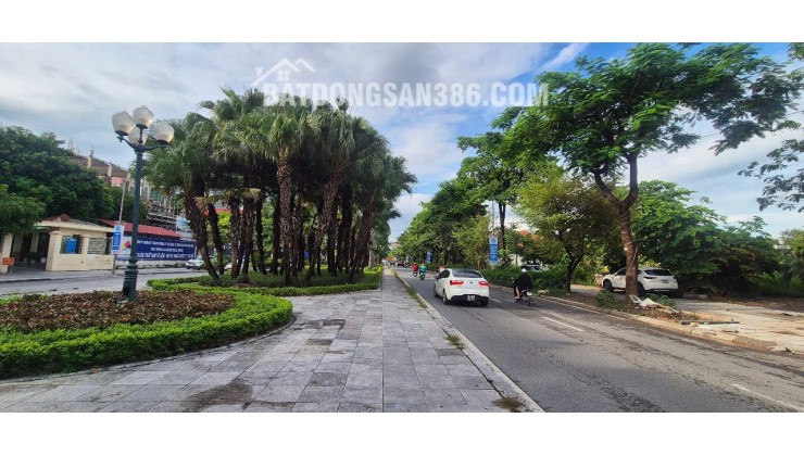 Chính chủ bán nhà mặt phố Nguyễn Cơ Thạch 45mv SĐCC LH:0969148973.