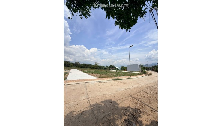 Chính chủ bán lô đất nền Tây Nha Trang - giá chỉ 882 triệu sổ sẵn