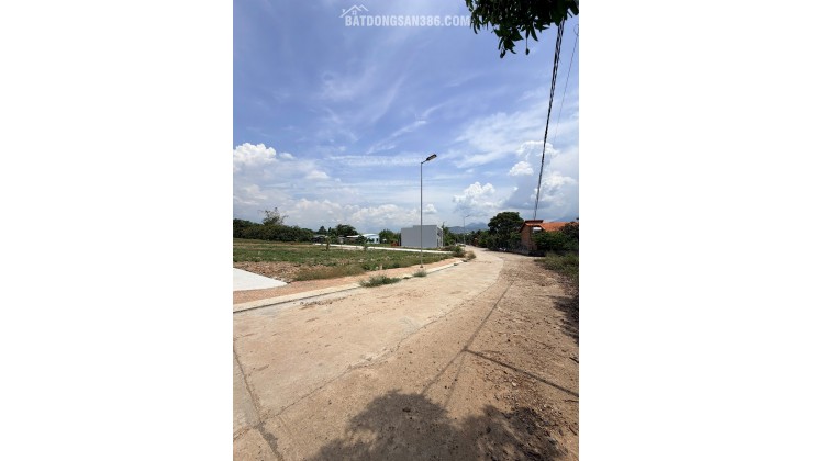 Chính chủ bán lô đất nền Tây Nha Trang - giá chỉ 882 triệu sổ sẵn