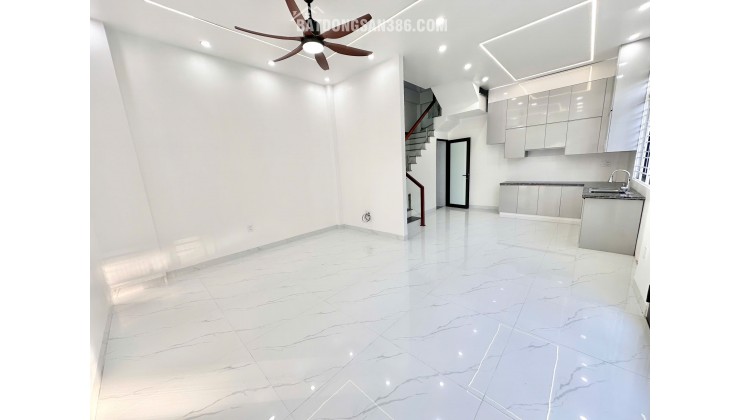 Nhà Đồng Hoà Kiến An ô tô đỗ cửa 4 tầng giá chỉ 3,05 tỷ ngay trung tâm