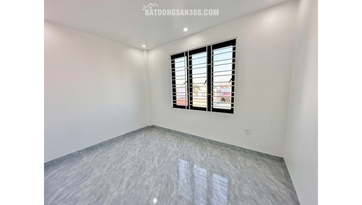 Nhà Đồng Hoà Kiến An ô tô đỗ cửa 4 tầng giá chỉ 3,05 tỷ ngay trung tâm