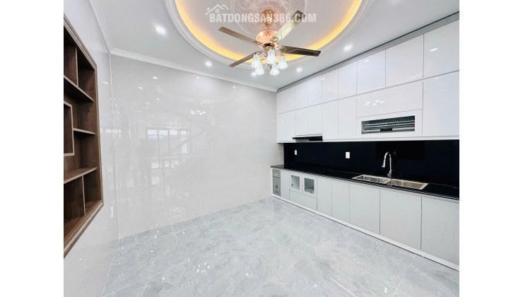 Nhà đẹp 4 tầng tái định cư Vinhomes( chợ hoa quả) Hồng Bàng gần công viên