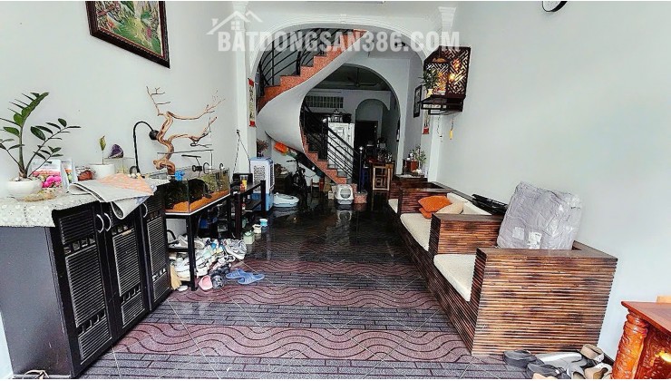 Ị TRÍ ĐẸP - LÊ VĂN SỸ - Q3 - 20M RA HẺM TO - 5PN - 3 TẦNG ĐÚC THẬT - 62 M2 - NHỈNH 10 TỶ