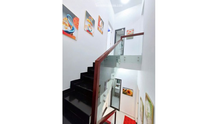 BÁN NHÀ KĐT 5 SAO CÁCH CHỢ BÌNH CHÁNH CHỈ 2KM (5,5 X 15) CHỈ 4.5 TỶ. LH:0908815596