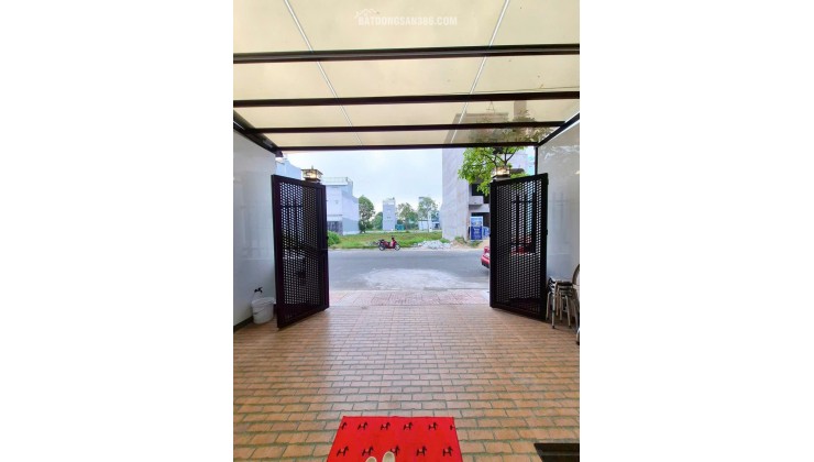 BÁN NHÀ KĐT 5 SAO CÁCH CHỢ BÌNH CHÁNH CHỈ 2KM (5,5 X 15) CHỈ 4.5 TỶ. LH:0908815596