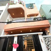 Nhà 3 tầng 3 mê đúc sau lưng nhà mặt tiền Nguyễn Phước Nguyên