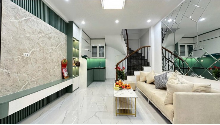 CHỦ CHÀO KỊCH SÀN CHỈ CÒN 5.98 TỶ, Nhà 6 tầng, nội thất đẹp, đầy đủ.