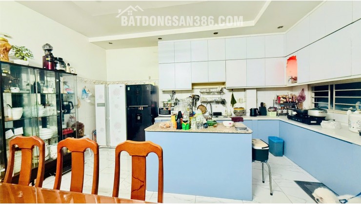 BÁN NHÀ MẶT TIỀN SỐ 1 CŨ, DT : 122/138M3, 4 TẦNG, 6 PHÒNG, CHỈ 19 TỶ TL.