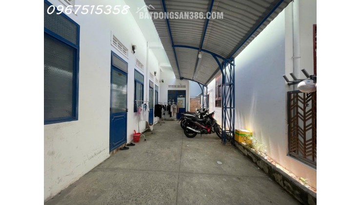 BÁN NHÀ 15M MẶT TIỀN- TRUNG TÂM VĨNH PHƯỚC -SẴN 10 PHÒNG TRỌ, DÒNG TIỀN 30TR/THÁNG