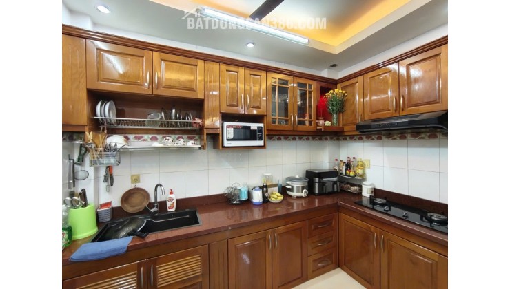 NHÀ CC - 4 TẦNG BTCT - SÁT MT  HUỲNH VĂN BÁNH - PHÚ NHUẬN – HẺM RỘNG – SỔ VUÔNG A4 – KHÔNG LỘ GIỚI - GIÁ 8.2 TỶ TL.