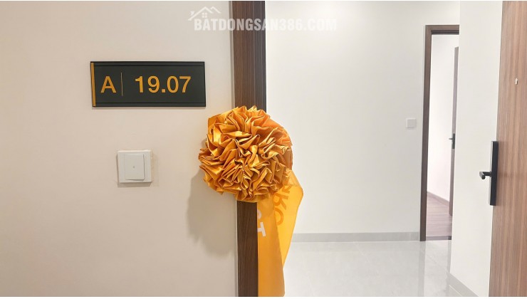 CẦN BÁN GẤP CĂN HỘ 70M² – NHÀ TRỐNG MỚI NHẬN BÀN GIAO – VIEW SÔNG SIÊU ĐẸP