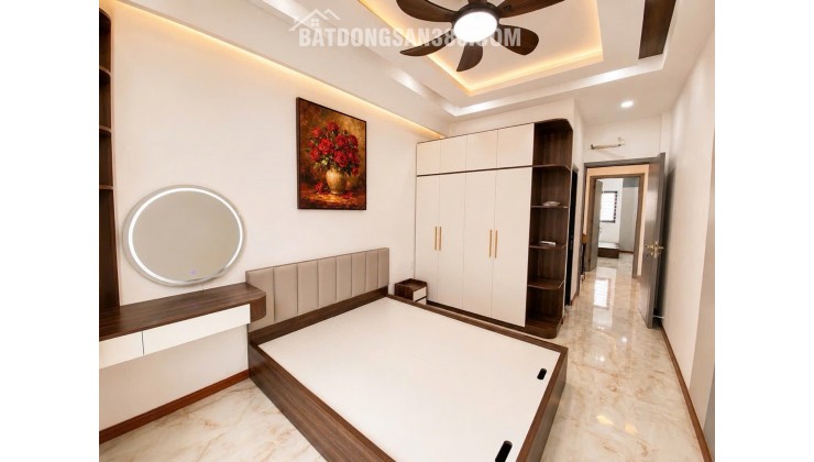 HẺM XE HƠI - QUẬN 10 - CMT8 - 41M2 - 5 TẦNG BTCT - KẾ MẶT TIỀN - NỘI THẤT CAO CẤP - HƠN 9 TỶ.
