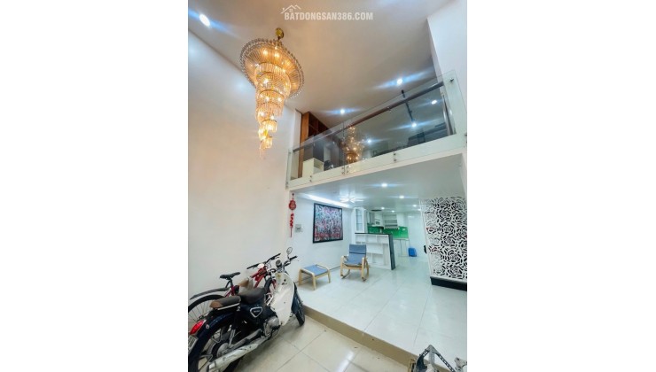 BÁN NHÀ HẺM XE HƠI THÔNG QUAY ĐẦU - CMT8 - Q10 - 4 TẦNG Ở NGAY - 55M2 - 10.2 TỶ