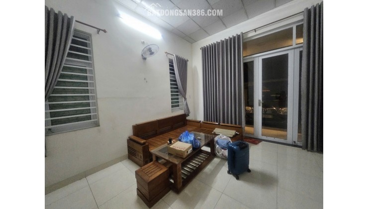 CHO THUÊ NHÀ NGUYÊN CĂN 150M² – CÓ SÂN ĐẬU Ô TÔ – GIÁ 6 TRIỆU/THÁNG