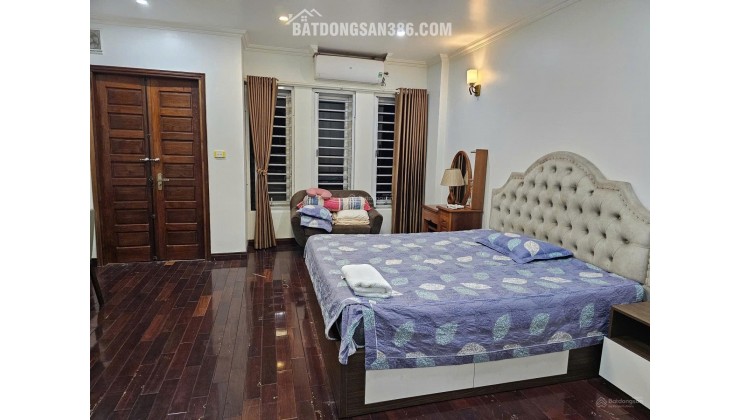 Cho thuê nhà riêng tại Tây Hồ, full nội thất xịn, chỉ xách vali vào ở (99 Âu Cơ)