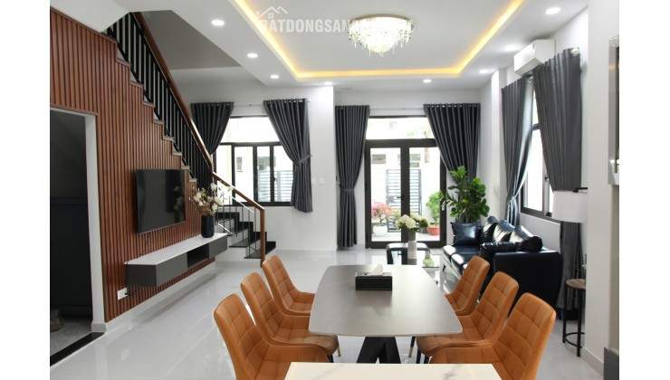 Cần bán nhà phố La Vida – ngang 6m, sân vườn hông, full nội thất, hướng Đông Nam  14,9 tỷ