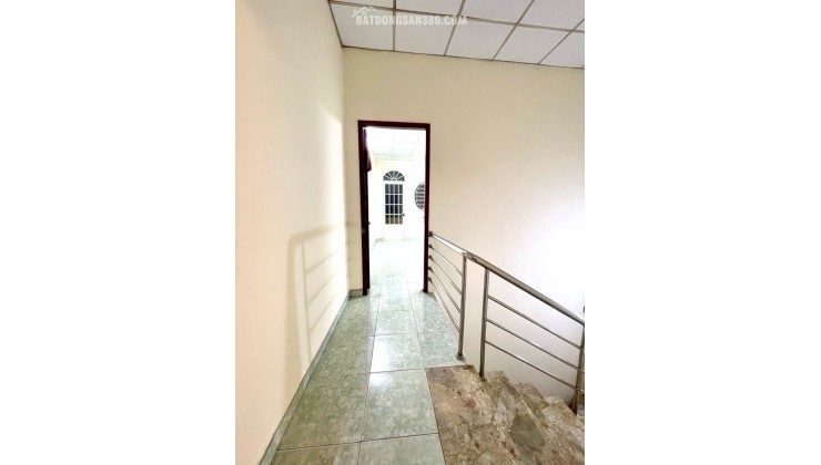 Ngay Nguyễn Thượng Hiền, nhà 3 tầng 80m2 mà giá chỉ nhỉnh 8Đ