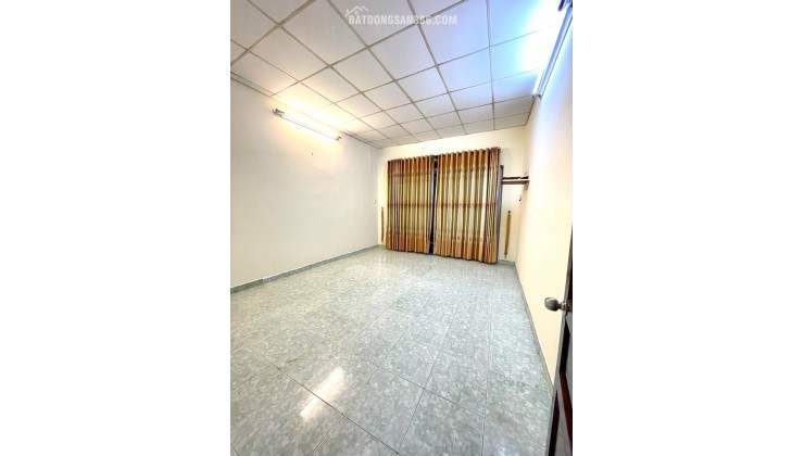 Ngay Nguyễn Thượng Hiền, nhà 3 tầng 80m2 mà giá chỉ nhỉnh 8Đ