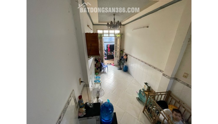 Gấn chợ Bà Chiểu, giáp Quận 1 nhà 2 tầng mà giá chỉ 5Đ