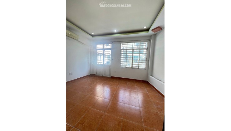 7.9 TỶ - KHU VỰC HAI BÀ TRƯNG + LÝ CHÍNH THẮNG - QUẬN 3 - 4 TẦNG BTCT - 5PN - HẺM THÔNG THOÁNG