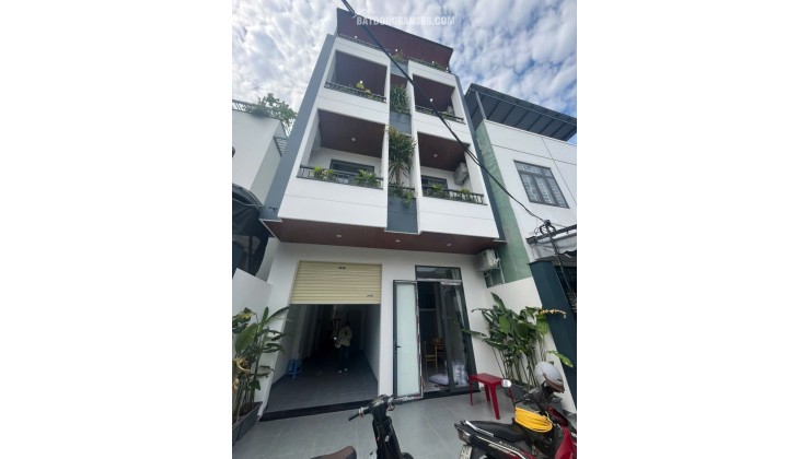 Toà căn hộ 4 tầng gồm 14 phòng Ngô Thì Nhậm đã FULL khách thuê