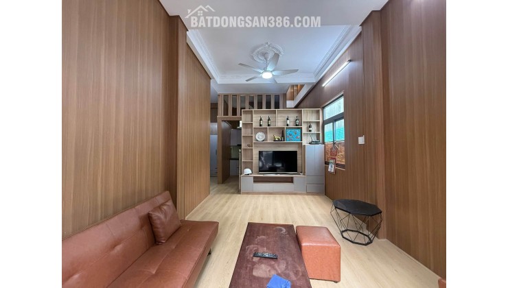 Nhà 2 tầng kiệt Trần Cao Vân, có chổ đậu Ô TÔ thoải mái chỉ vài bước chân