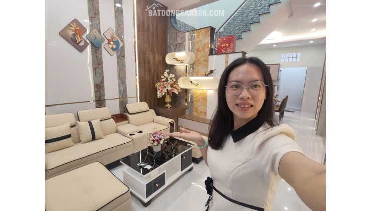 Ngay chợ Tân Hương, nhà 75m² full nội thất chỉ 6Đ lớn