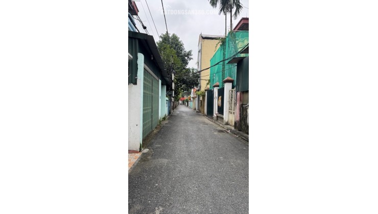 Bán đất tặng nhà Kẻ Tạnh - Giang Biên- Ô tô đỗ cổng- 58m hơn 4 tỷ