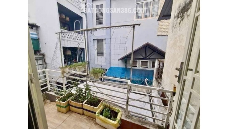 BÁN NHÀ GẦN HẺM XE HƠI – CẦU RẠCH ÔNG – P.1 QUẬN 8 – 65M² – NHỈNH 6 TỶ- LH 0784968131