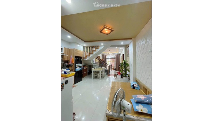 Nhà 3 tầng 3 mê MT đường Xuân Hoà 2 - Gía rẽ hơn nhà kiệt