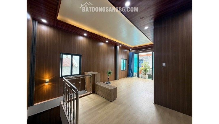 Nhà 2 tầng kiệt Trần Cao Vân, có chổ đậu Ô TÔ thoải mái chỉ vài bước chân