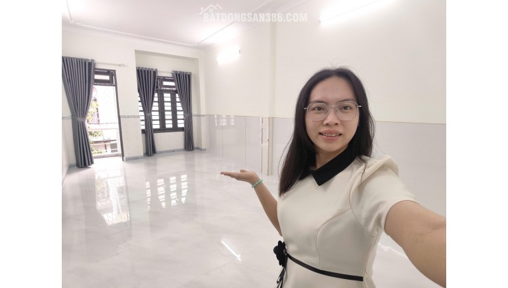 Ngay chợ Tân Hương, nhà 75m² full nội thất chỉ 6Đ lớn