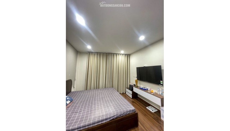 NHÀ 7 TẦNG THANG MÁY FULL NỘI THẤT KINH DOANH PHỐ TRẦN THÁI TÔNG CẦU GIẤY