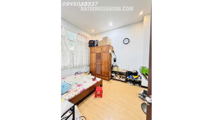 Bán CHDV Đường Lê Thị Chợ, Quận 7, DT 213M2, 5 Tầng có TM, giá 42 tỷ