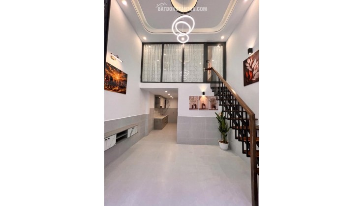 nhà đẹp mới xây vào ở ngay phú Thọ Hoà Tân Phú Dt: 4.5x8m nở hậu tài lộc