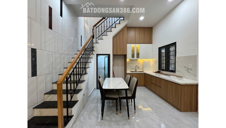 NHÀ SÁT MẶT TIỀN TRẦN XUÂN SOẠN, Q7, 3 TẦNG, 4.X TỶ